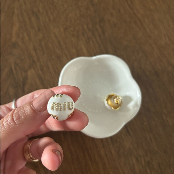 Chic White and Gold Earrings Miu miu - Picture 1 of 5